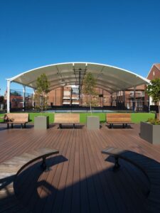 Tenda membrane untuk lapangan padel